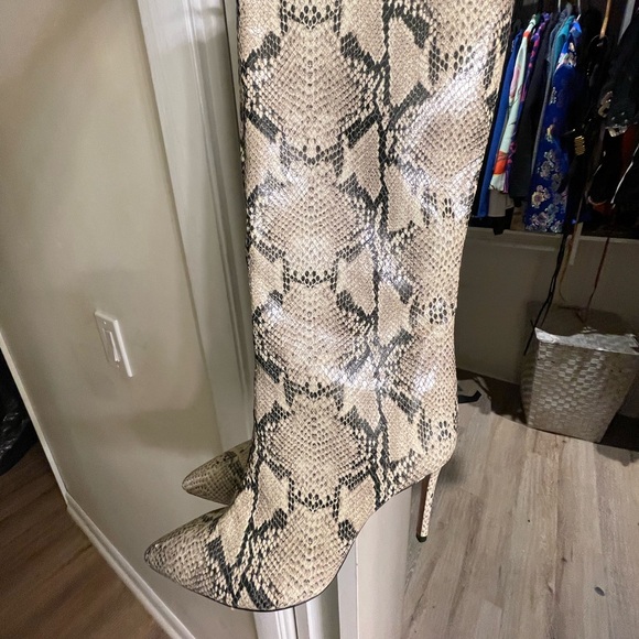 SCHUTZ Black and Cream Snakeskin Heels - Picture 2 of 6